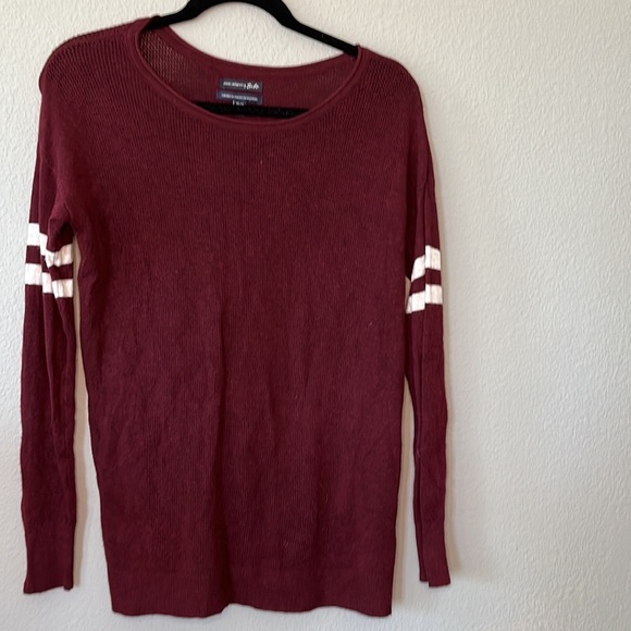 American Eagle Outfitters Sweaters - American Eagle Outfitters XS soft, lightweight burgundy pullover sweater…